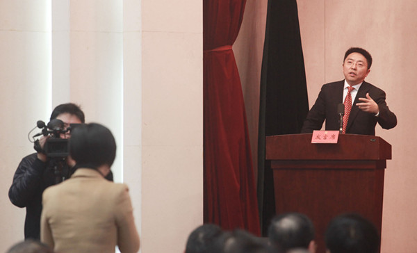 “一把手”述责述廉后回答现场质询和询问.jpg