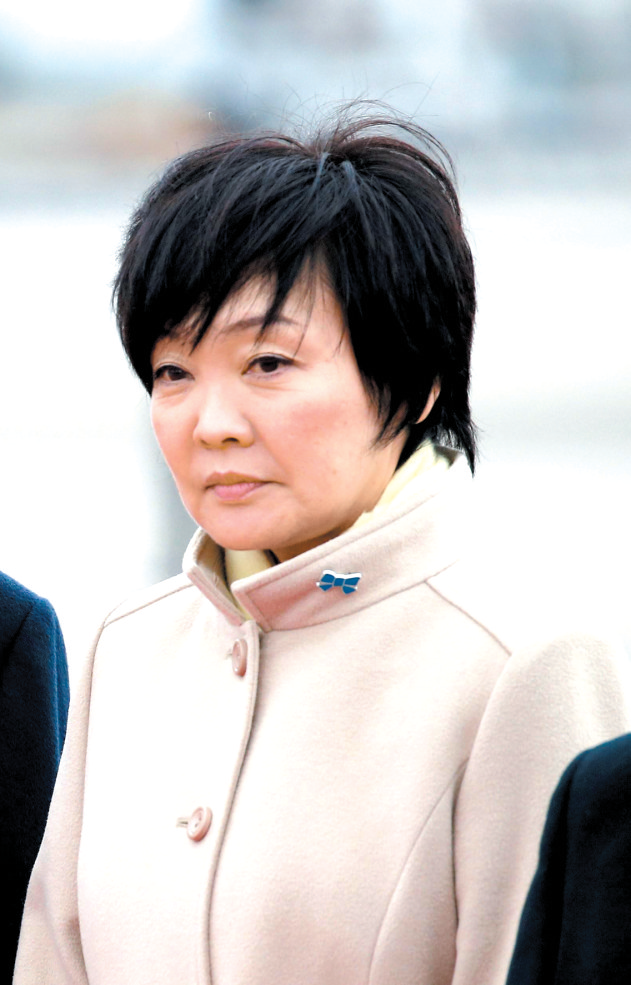 安倍昭惠与笼池妻子也保持着私人联系,根据自民党公布的资料,两人从去