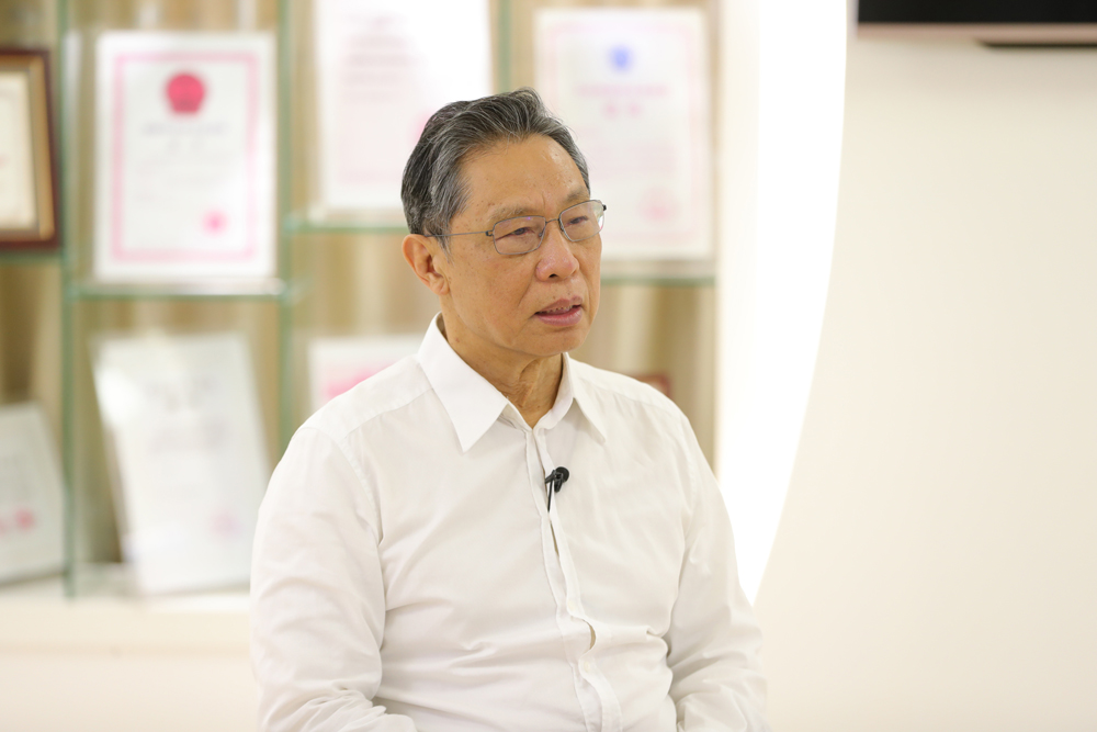 钟南山新冠病毒传染性比sars强防治疫情还要靠疫苗